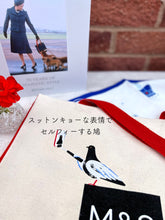 画像をギャラリービューアに読み込む, プラチナジュビリー Marks&Spenser エコバッグ コーギーとセルフィーを撮る鳩