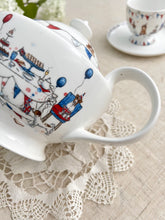 画像をギャラリービューアに読み込む, 【チャールズ国王 戴冠式】M&S x エレノアトムリンソン カップ&ソーサー / プレート / ティーポット / 3段アフタヌーンティースタンド