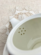 画像をギャラリービューアに読み込む, 【チャールズ国王 戴冠式】M&S x エレノアトムリンソン カップ&ソーサー / プレート / ティーポット / 3段アフタヌーンティースタンド