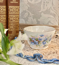 画像をギャラリービューアに読み込む, 3点セット(カップ1個、ソーサー1枚、小皿1枚) / ミルクジャグ / シュガーボウル / ケーキプレート