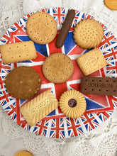 画像をギャラリービューアに読み込む, 【チャールズ国王 戴冠式】限定 マクヴィティーズ ビスケット缶