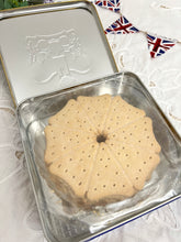 画像をギャラリービューアに読み込む, 【チャールズ国王 戴冠式】限定 テスコ ショートブレッド缶