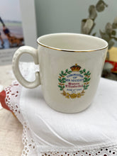 画像をギャラリービューアに読み込む, エリザベス女王 1953年コロネーション(戴冠式)記念マグカップ