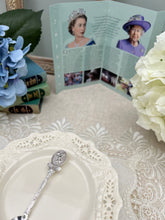 画像をギャラリービューアに読み込む, エリザベス女王 ライオンの彫刻 記念スプーン