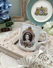 画像をギャラリービューアに読み込む, エリザベス女王 1977年シルバージュビリー記念マグカップ