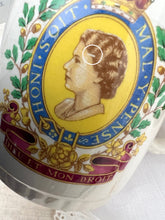 画像をギャラリービューアに読み込む, エリザベス女王 1953年コロネーション(戴冠式)記念マグカップ