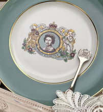 画像をギャラリービューアに読み込む, エリザベス女王 王冠 シルバージュビリー 記念スプーン