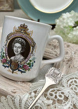 画像をギャラリービューアに読み込む, エリザベス女王 王冠 シルバージュビリー 記念スプーン