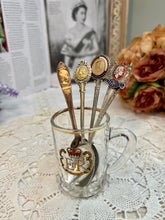 画像をギャラリービューアに読み込む, エリザベス女王 1977年シルバージュビリー記念 ミニグラス