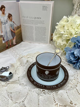 画像をギャラリービューアに読み込む, レア!ホーンジー エリザベス女王 シルバージュビリー 記念デュオ(カップ1個、ソーサー1枚)