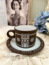 画像をギャラリービューアに読み込む, レア!ホーンジー エリザベス女王 シルバージュビリー 記念デュオ(カップ1個、ソーサー1枚)
