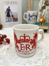 画像をギャラリービューアに読み込む, エリザベス女王 1977年シルバージュビリー記念マグカップ