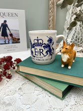 画像をギャラリービューアに読み込む, エリザベス女王 1977年シルバージュビリー記念マグカップ