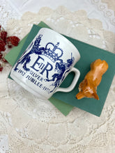 画像をギャラリービューアに読み込む, エリザベス女王 1977年シルバージュビリー記念マグカップ