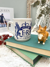 画像をギャラリービューアに読み込む, エリザベス女王 1977年シルバージュビリー記念マグカップ