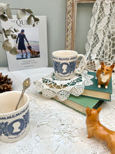 画像をギャラリービューアに読み込む, メイソンズ エリザベス女王 1977年シルバージュビリー記念マグカップ