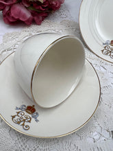 画像をギャラリービューアに読み込む, レア! エリザベス女王 コロネーション記念 3点セット(カップ1個、ソーサー1枚、小皿1枚)