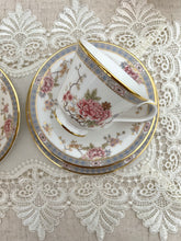 画像をギャラリービューアに読み込む, 【エリザベス女王とパディントンお茶会のスケッチで使用されたロイヤルドルトン】3点セット(カップ1個、ソーサー1枚、小皿1枚) / 2段スタンド