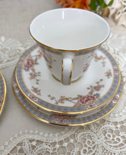 画像をギャラリービューアに読み込む, 【エリザベス女王とパディントンお茶会のスケッチで使用されたロイヤルドルトン】3点セット(カップ1個、ソーサー1枚、小皿1枚) / 2段スタンド