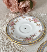 画像をギャラリービューアに読み込む, 【エリザベス女王とパディントンお茶会のスケッチで使用されたロイヤルドルトン】3点セット(カップ1個、ソーサー1枚、小皿1枚) / 2段スタンド