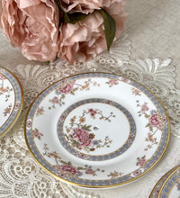 画像をギャラリービューアに読み込む, 【エリザベス女王とパディントンお茶会のスケッチで使用されたロイヤルドルトン】3点セット(カップ1個、ソーサー1枚、小皿1枚) / 2段スタンド