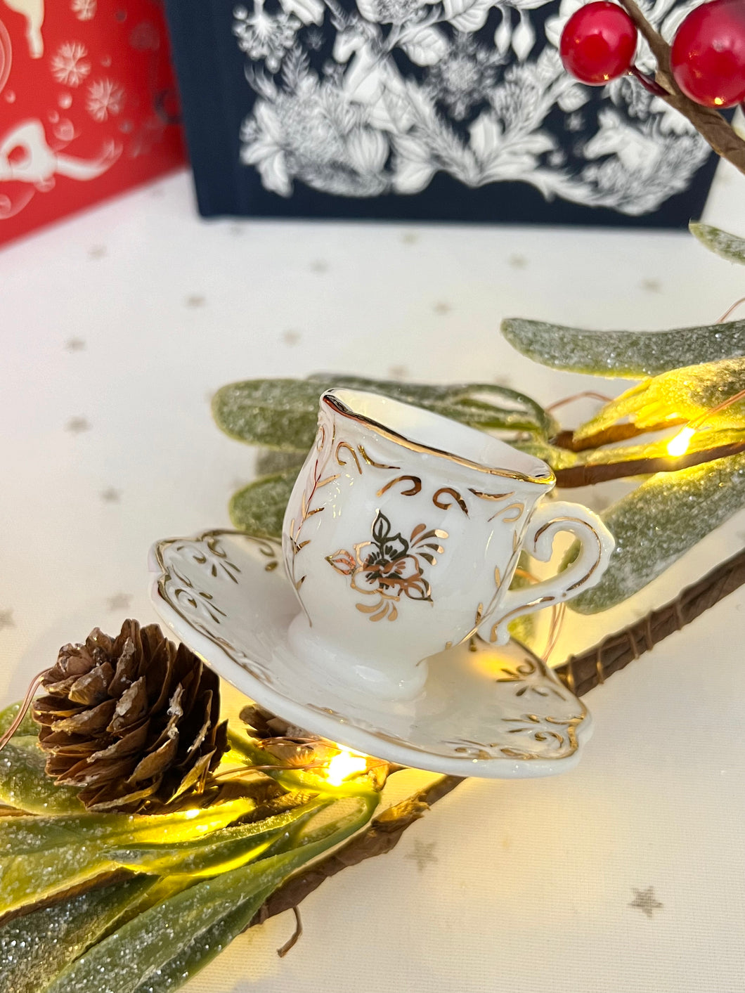 【ティーカップ型】新品 現行品 陶器製　クリスマスツリーオーナメント A