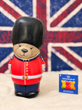 画像をギャラリービューアに読み込む, 【M＆S】新品　スペンサーベア　衛兵　お菓子缶
