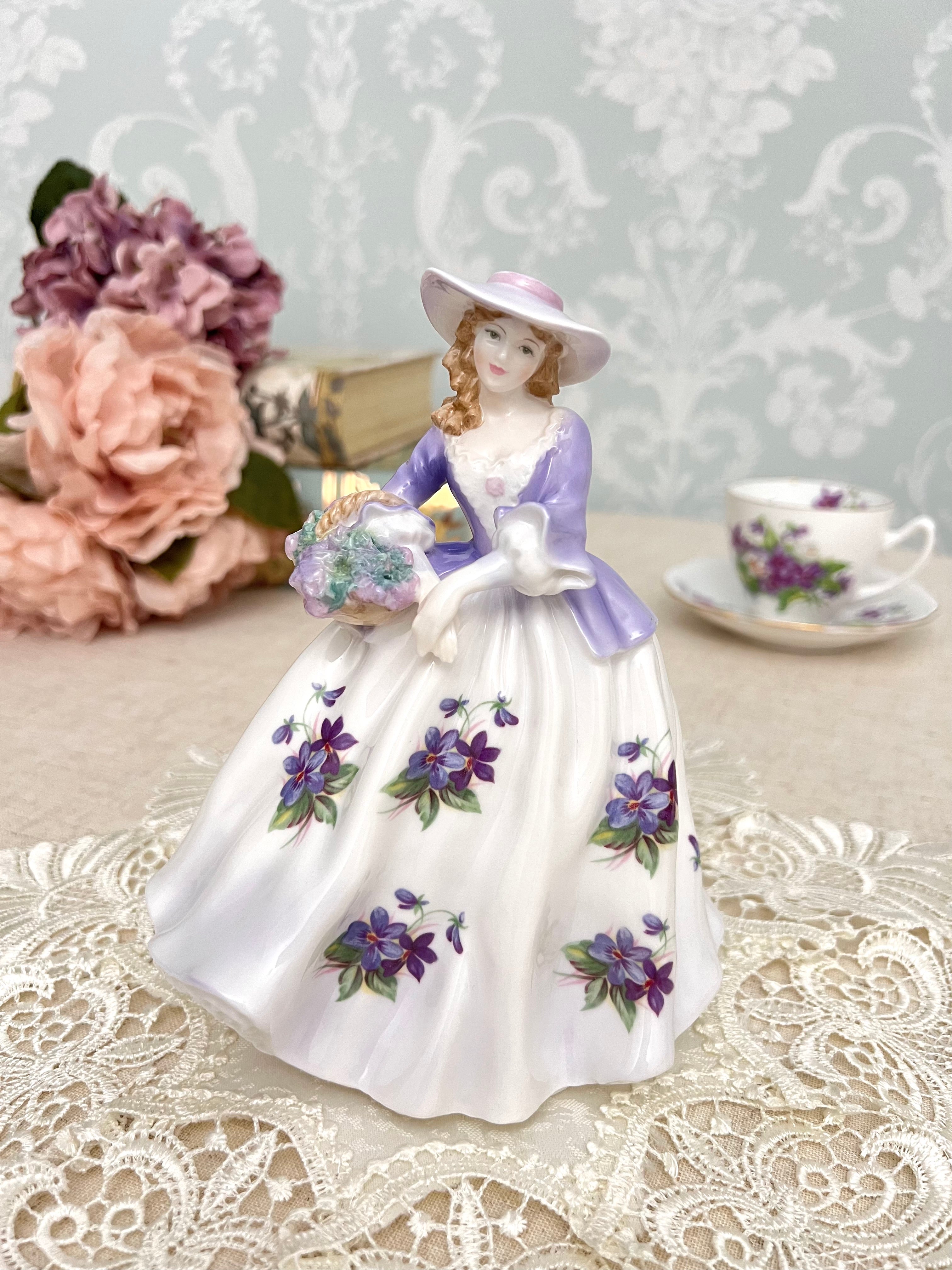 ロイヤルウースター 限定フィギュリン】 レア!Sweet Violet ロイヤルウースター 限定フィギュリン】 レア!Sweet Violet