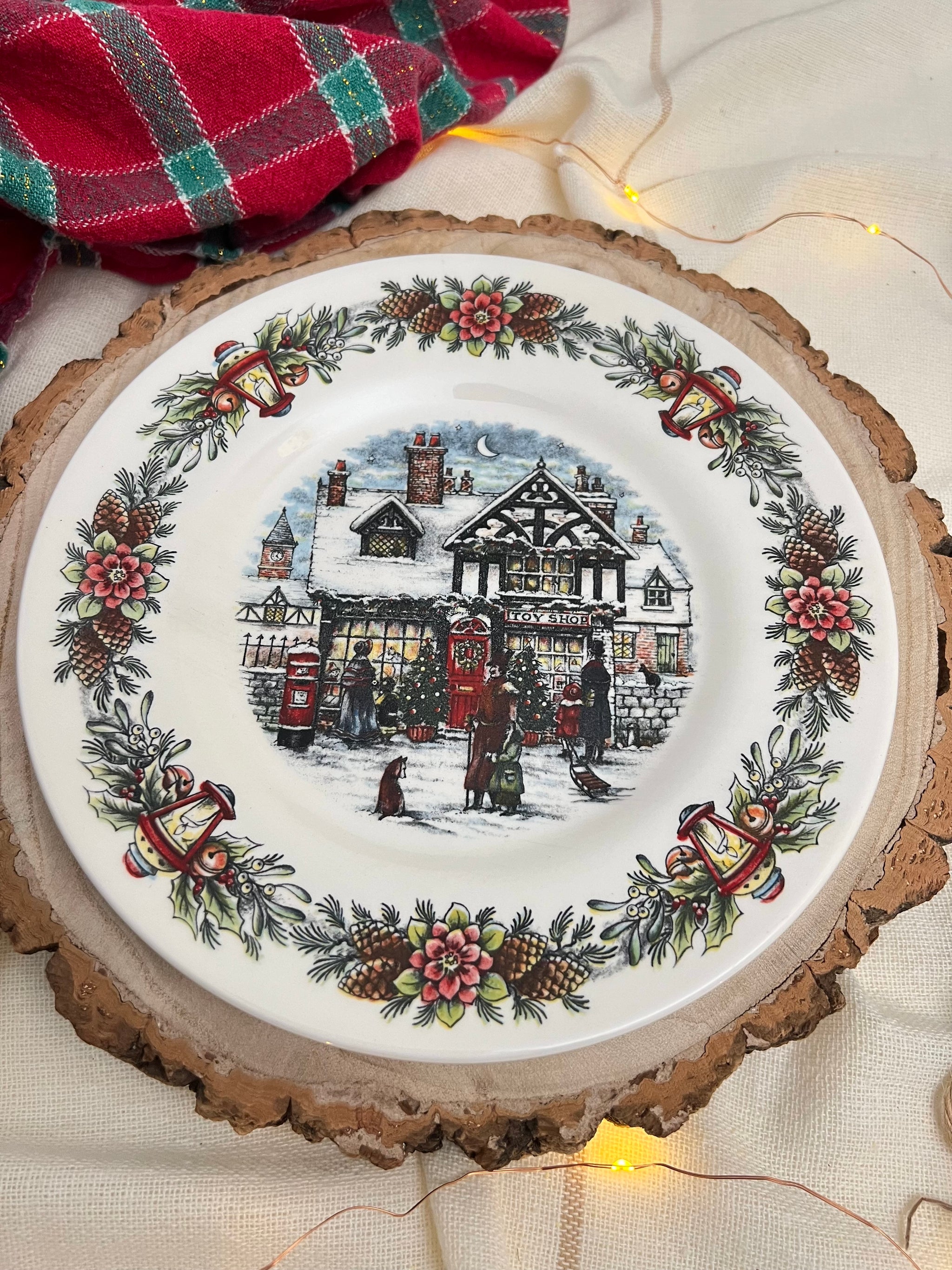 新品ロイヤルスタッホード  Stafford クリスマス プレート4枚 ロイヤルスタッフォード】新品 クリスマス 絵皿 英国製 – caronrose