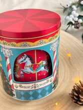 画像をギャラリービューアに読み込む, 【セインズベリーズ】ヴィンテージ　クリスマス限定　回転木馬　オルゴール缶
