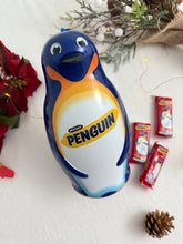 画像をギャラリービューアに読み込む, 【新品/チョコ菓子入り】クリスマス限定　マクビティーズ PENGUIN 缶
