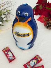 画像をギャラリービューアに読み込む, 【新品/チョコ菓子入り】クリスマス限定　マクビティーズ PENGUIN 缶
