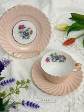 画像をギャラリービューアに読み込む, レア！【エインズレイ】2段アフタヌーンティースタンド / 3点セット(カップ1個、ソーサー1枚、小皿1枚) /  21cmプレート
