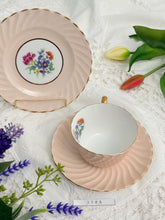 画像をギャラリービューアに読み込む, レア！【エインズレイ】2段アフタヌーンティースタンド / 3点セット(カップ1個、ソーサー1枚、小皿1枚) /  21cmプレート
