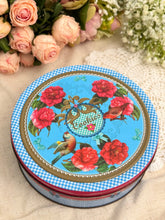 画像をギャラリービューアに読み込む, 【ヴィンテージ缶】　ロビン　ギンガムチェック　クッキー缶
