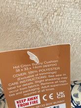 画像をギャラリービューアに読み込む, 【イースター】 ホットクロスバンxバニー　新品　ぬいぐるみ
