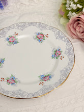 画像をギャラリービューアに読み込む, ハンドペイント【ソールスベリー】 2段アフタヌーンティースタンド / 3点セット(カップ1個、ソーサー1枚、小皿1枚)
