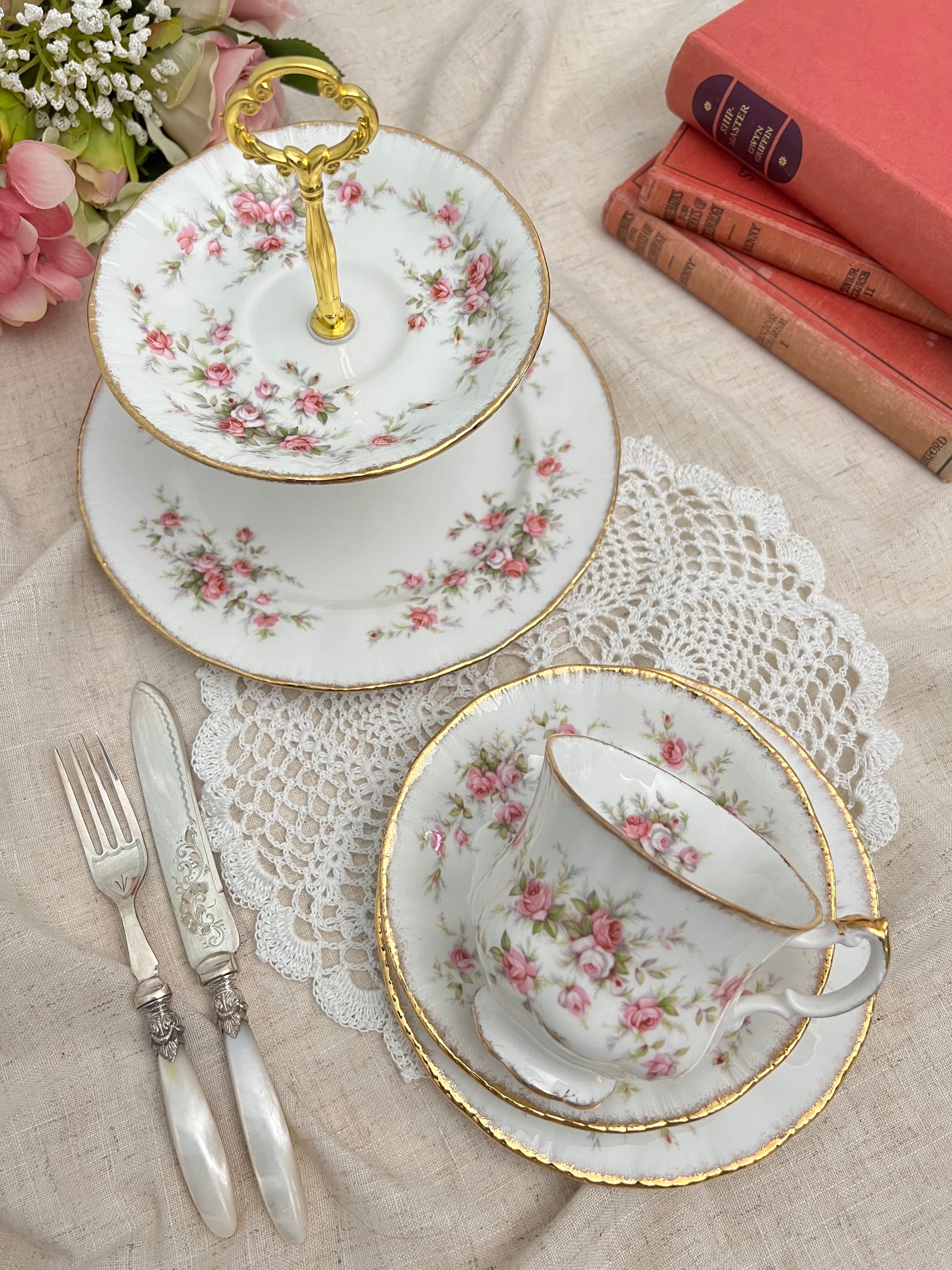 大きいケーキプレート / 小皿 – タグ 