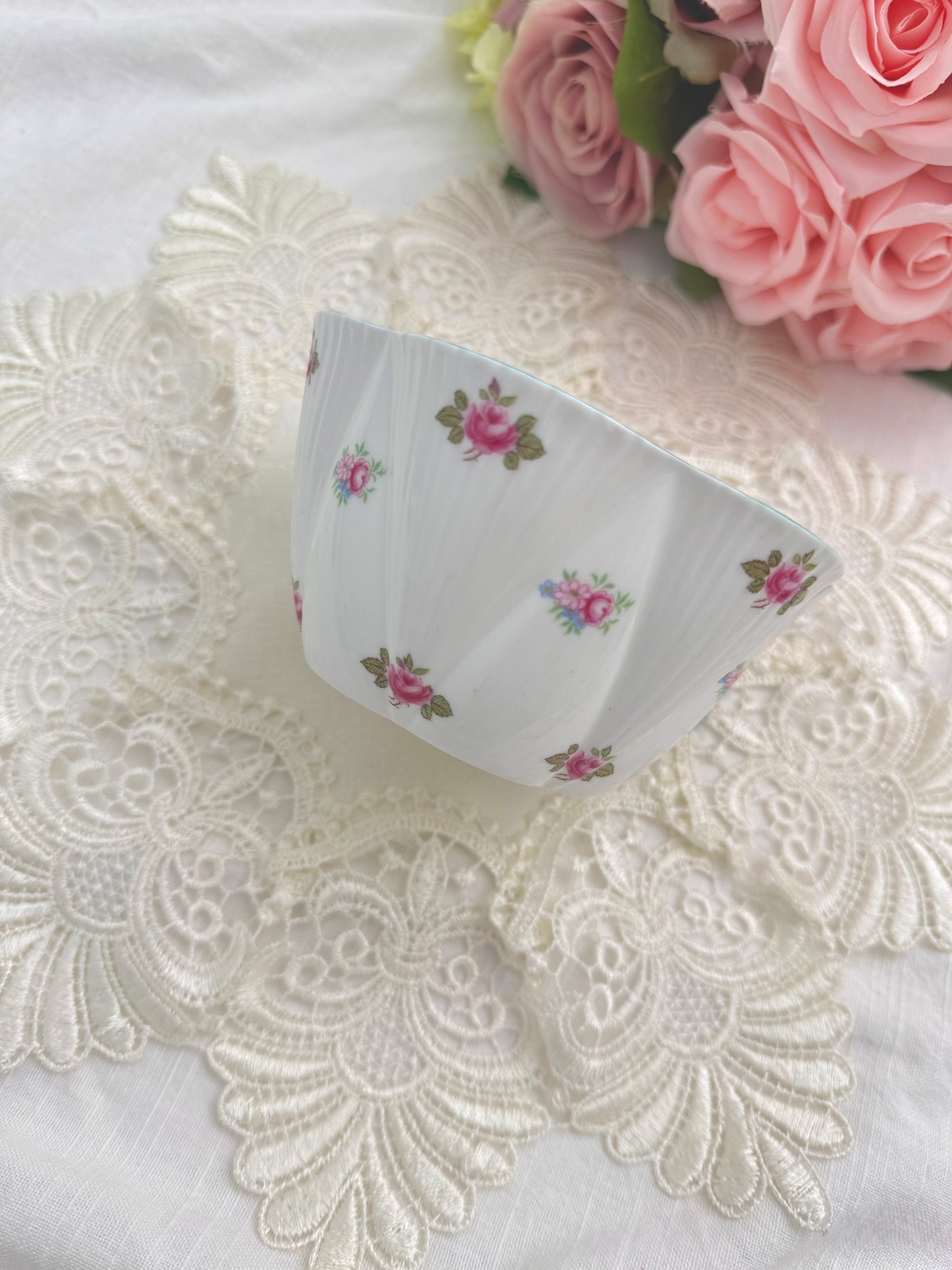 薔薇モチーフの食器や雑貨 – タグ 