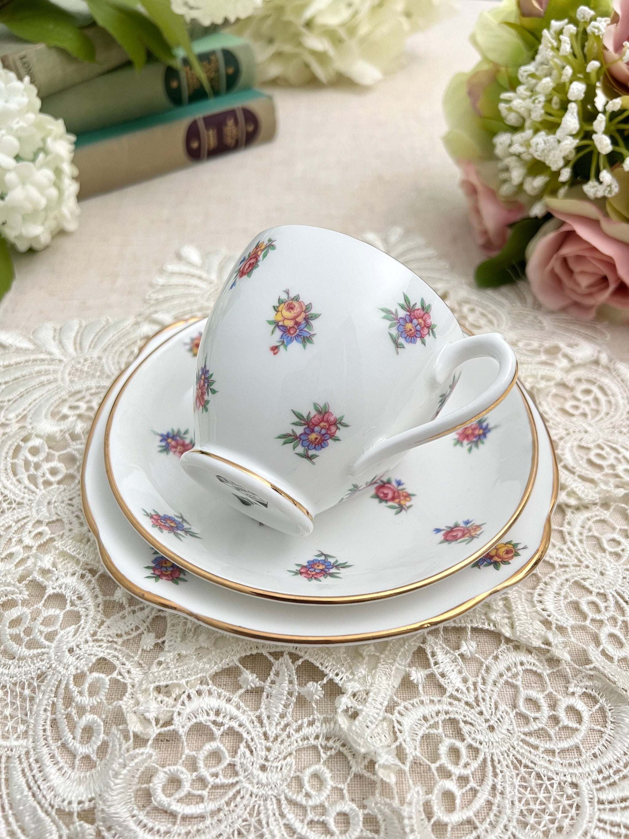薔薇モチーフの食器や雑貨 – タグ 