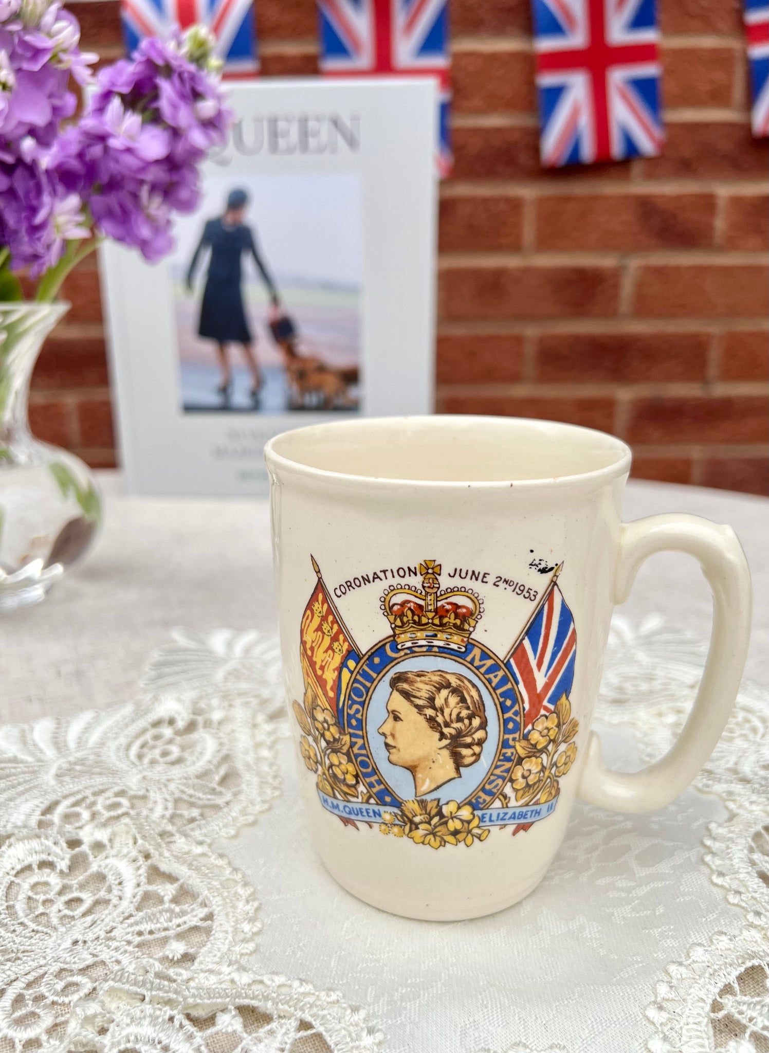 エリザベス女王　戴冠式　マグカップ　ロイヤルドルトン　アンティーク イギリス
