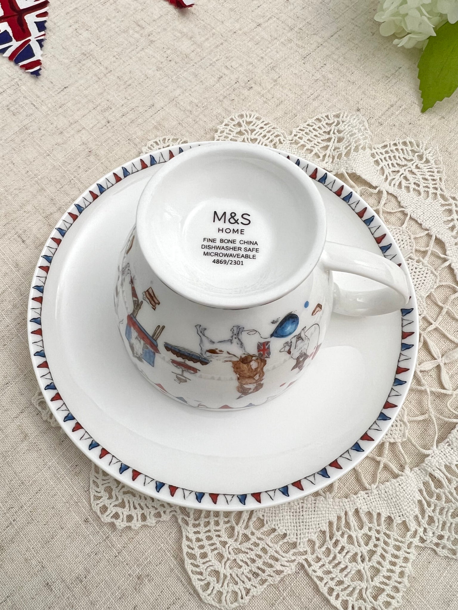 チャールズ国王 戴冠式】M＆S x エレノアトムリンソン カップ