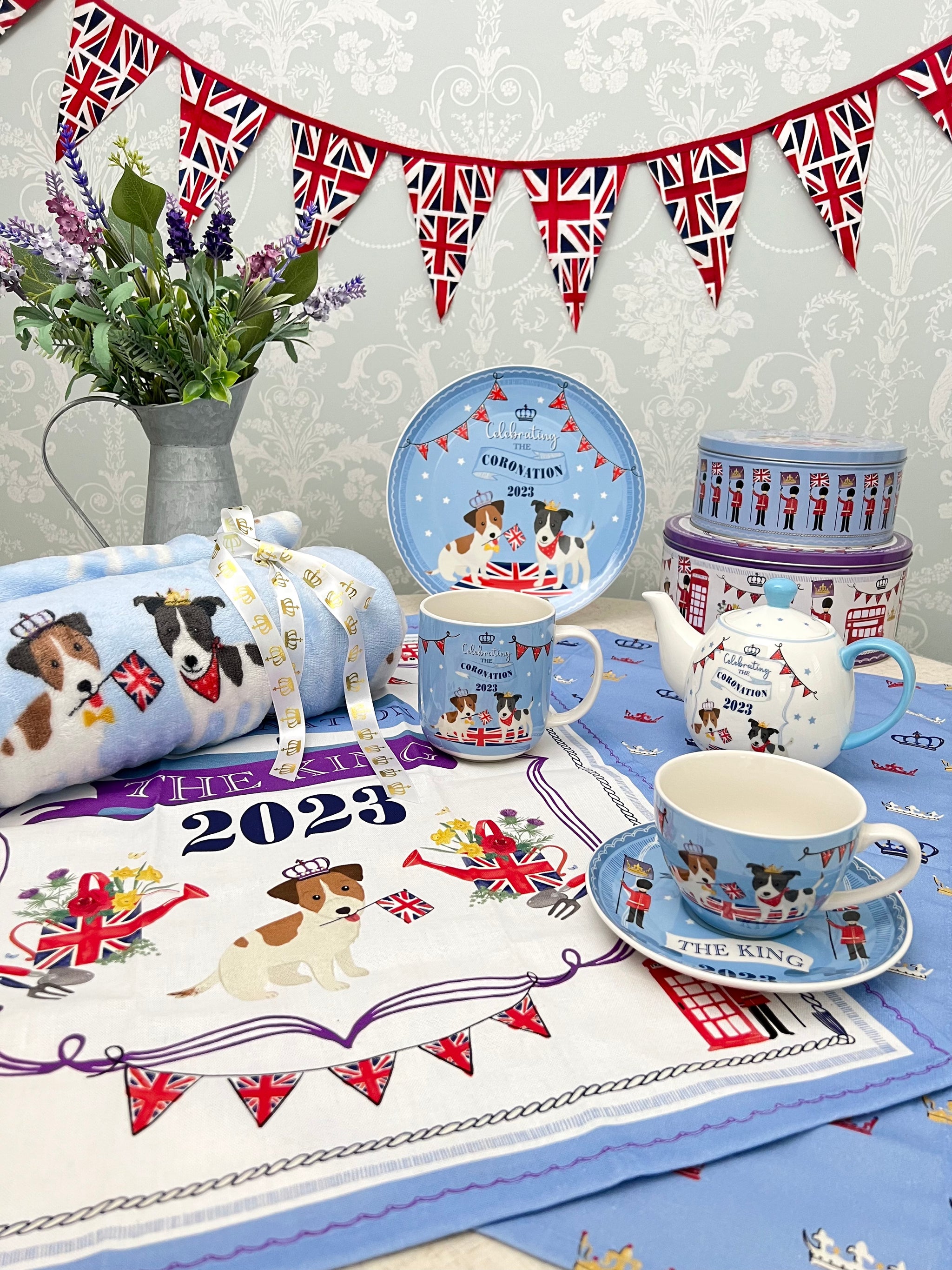 チャールズ国王 戴冠式】テスコ 限定 ティーポット / カップ＆ソーサー  